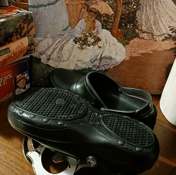 πππππCROCS Classic Black Ladyπ©΄π Size 7 ,Nice Gift Giving Item.π’π€β΅π£ - Picture 4 of 15